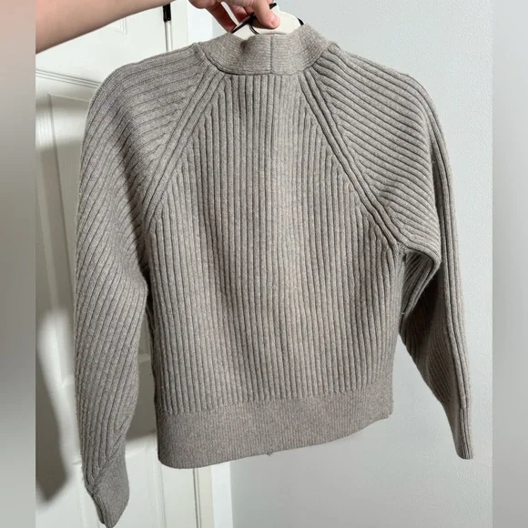 H&M Gray Ribbed Button-Up Cardigan - Picture 4 of 5